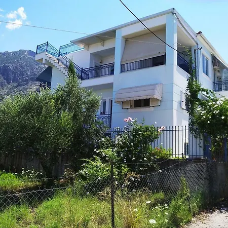Holiday home Almyro *
